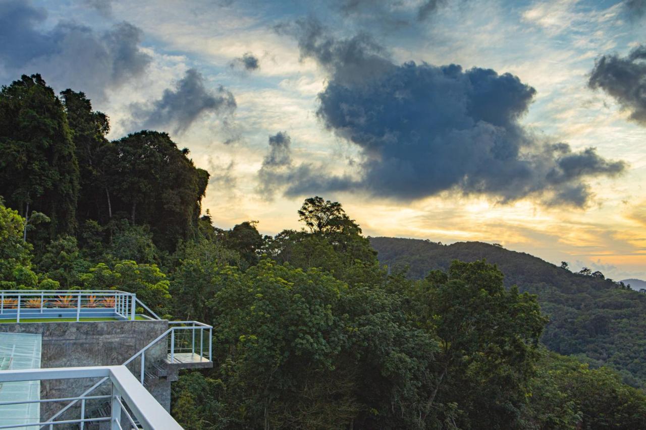 Phuket View Coffee And Resort Chalong Bagian luar foto