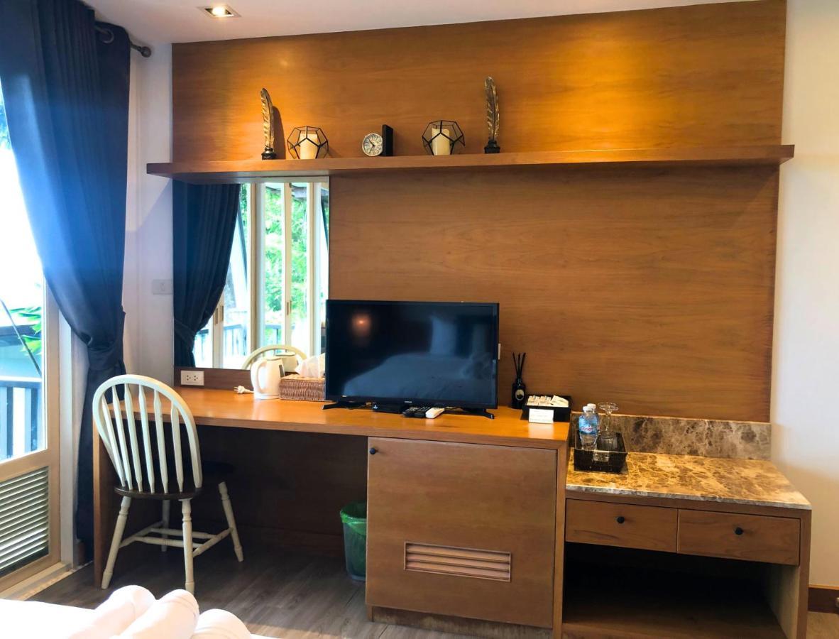 Phuket View Coffee And Resort Chalong Bagian luar foto